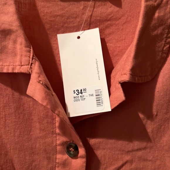 Mod Ref top with puff sleeves. - Picture 3 of 6